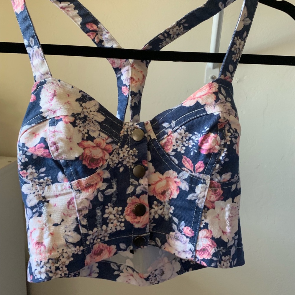 Nollie flower crop top